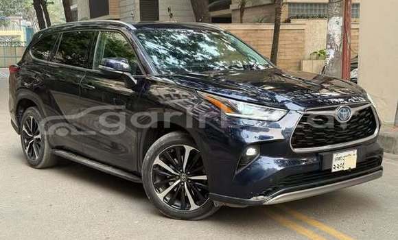 Buy Used 2017 Toyota Hiace in Dhaka, Dhaka Buy Used 2017 Toyota Hiace in Dhaka, Dhaka