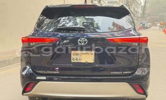 Buy Used 2017 Toyota Hiace in Dhaka, Dhaka Buy Used 2017 Toyota Hiace in Dhaka, Dhaka