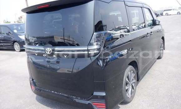 Buy Used 2022 Toyota Voxy in Dhaka, Dhaka Buy Used 2022 Toyota Voxy in Dhaka, Dhaka