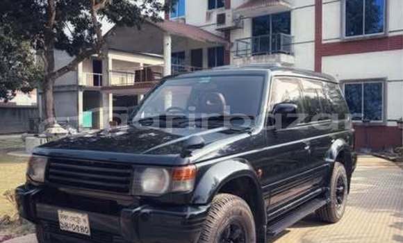 Buy Used 2015 Mitsubishi Pajero in Dhaka, Dhaka