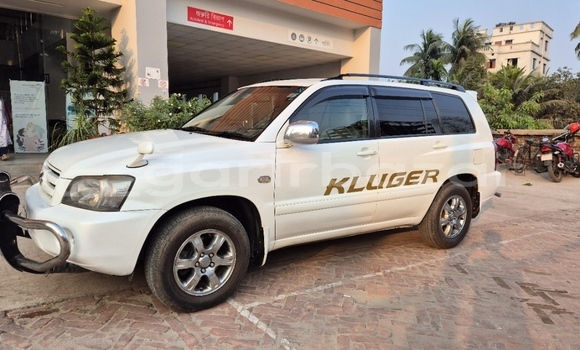 Buy Used 2004 Toyota Kluger v.package.vvti. 2004 in Chandpur, Chandpur