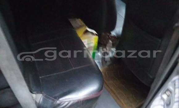 কিনুন ব্যবহৃত Toyota গাড়ী কিনুন ব্যবহৃত Toyota গাড়ী