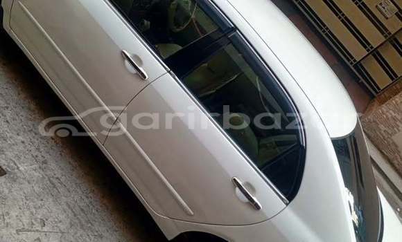 কিনুন ব্যবহৃত Toyota গাড়ী কিনুন ব্যবহৃত Toyota গাড়ী