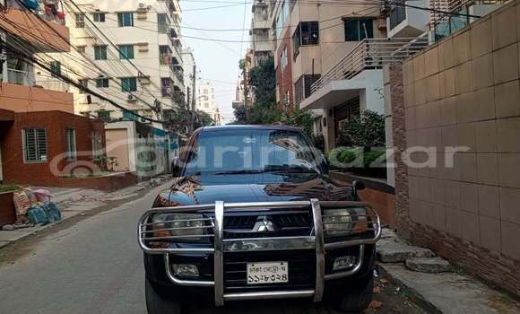 Buy Used 2000 Mitsubishi pajero in Dhaka, Dhaka