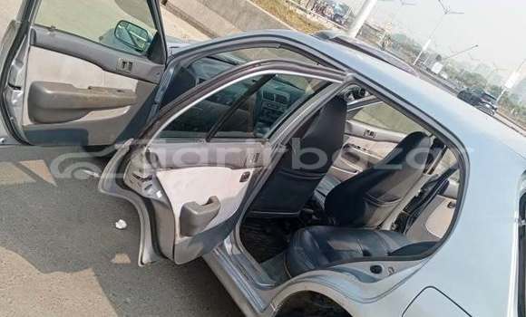 কিনুন ব্যবহৃত Toyota গাড়ী কিনুন ব্যবহৃত Toyota গাড়ী