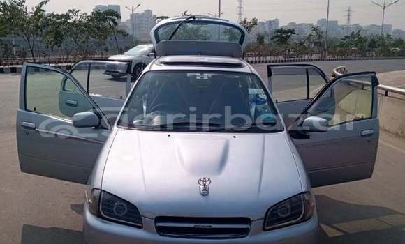 কিনুন ব্যবহৃত Toyota গাড়ী কিনুন ব্যবহৃত Toyota গাড়ী