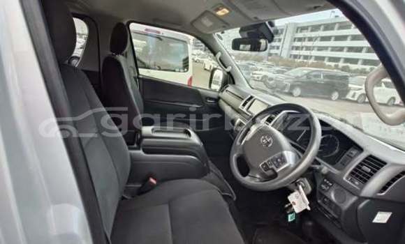 Buy Used 2018 Toyota Hiace in Dhaka, Dhaka Buy Used 2018 Toyota Hiace in Dhaka, Dhaka