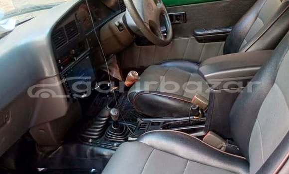 কিনুন ব্যবহৃত Toyota গাড়ী কিনুন ব্যবহৃত Toyota গাড়ী