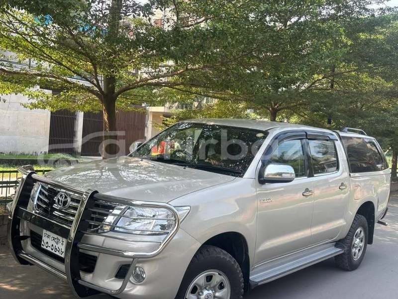 Big with watermark toyota hilux dhaka dhaka 84077