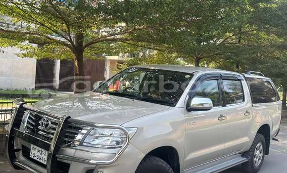 কিনুন ব্যবহৃত Toyota গাড়ী কিনুন ব্যবহৃত Toyota গাড়ী