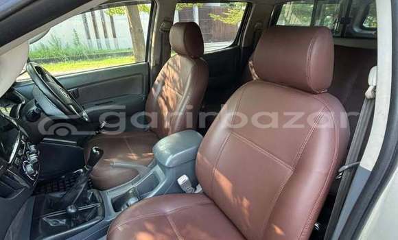 কিনুন ব্যবহৃত Toyota গাড়ী কিনুন ব্যবহৃত Toyota গাড়ী