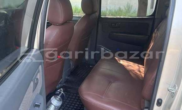 কিনুন ব্যবহৃত Toyota গাড়ী কিনুন ব্যবহৃত Toyota গাড়ী
