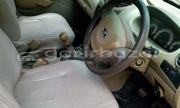 কিনুন ব্যবহৃত Mahindra গাড়ী কিনুন ব্যবহৃত Mahindra গাড়ী