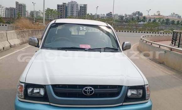 কিনুন ব্যবহৃত Toyota গাড়ী কিনুন ব্যবহৃত Toyota গাড়ী