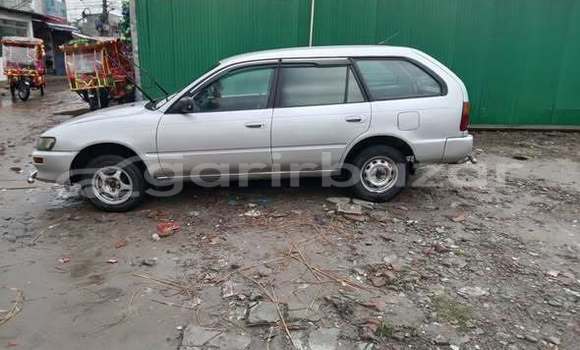 কিনুন ব্যবহৃত Toyota গাড়ী