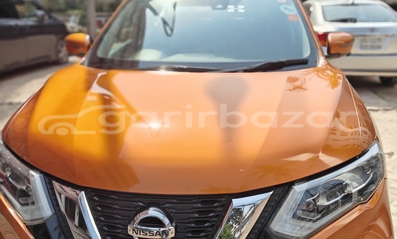 কিনুন ব্যবহৃত Nissan গাড়ী
