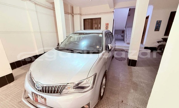 কিনুন ব্যবহৃত Toyota গাড়ী