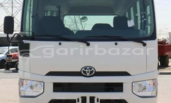 কিনুন ব্যবহৃত Toyota গাড়ী