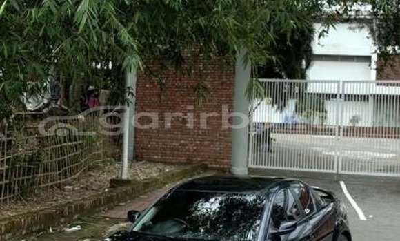 কিনুন ব্যবহৃত Mazda গাড়ী