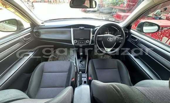 কিনুন ব্যবহৃত Toyota গাড়ী কিনুন ব্যবহৃত Toyota গাড়ী