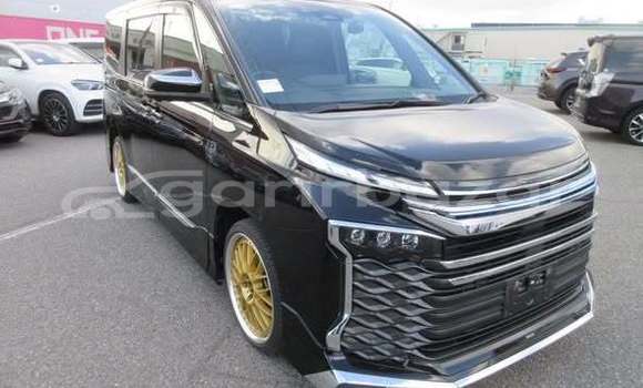 কিনুন ব্যবহৃত Toyota গাড়ী কিনুন ব্যবহৃত Toyota গাড়ী