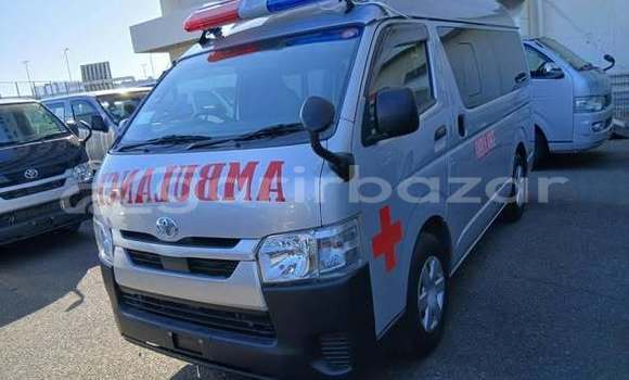 কিনুন ব্যবহৃত Toyota গাড়ী কিনুন ব্যবহৃত Toyota গাড়ী