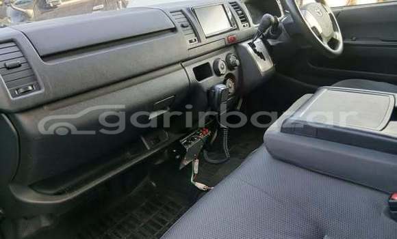 কিনুন ব্যবহৃত Toyota গাড়ী কিনুন ব্যবহৃত Toyota গাড়ী