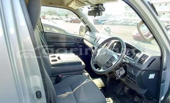 কিনুন ব্যবহৃত Toyota গাড়ী কিনুন ব্যবহৃত Toyota গাড়ী