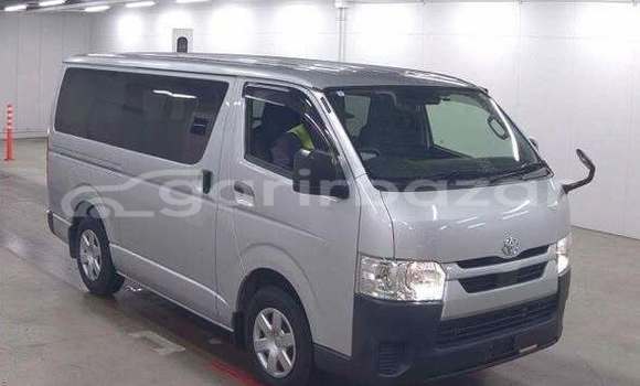 কিনুন ব্যবহৃত Toyota গাড়ী কিনুন ব্যবহৃত Toyota গাড়ী