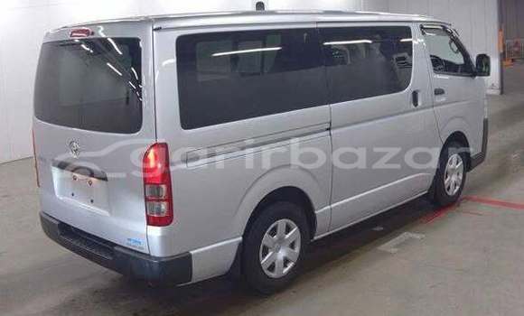 কিনুন ব্যবহৃত Toyota গাড়ী কিনুন ব্যবহৃত Toyota গাড়ী