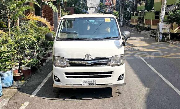কেনা ব্যবহৃত Toyota Hiace White গাড়ী মধ্যে বান্দরবান মধ্যে Bandarban কেনা ব্যবহৃত Toyota Hiace White গাড়ী মধ্যে বান্দরবান মধ্যে Bandarban