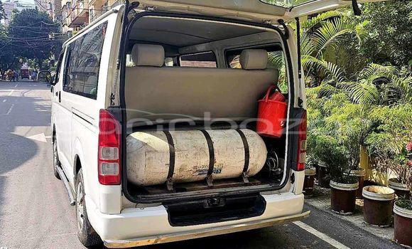 কেনা ব্যবহৃত Toyota Hiace White গাড়ী মধ্যে বান্দরবান মধ্যে Bandarban কেনা ব্যবহৃত Toyota Hiace White গাড়ী মধ্যে বান্দরবান মধ্যে Bandarban