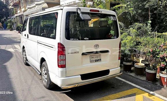 কেনা ব্যবহৃত Toyota Hiace White গাড়ী মধ্যে বান্দরবান মধ্যে Bandarban কেনা ব্যবহৃত Toyota Hiace White গাড়ী মধ্যে বান্দরবান মধ্যে Bandarban