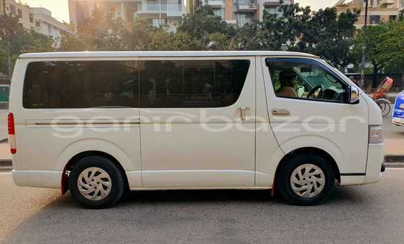 Buy Used 2011 Toyota Hiace gl in Dhaka, Dhaka Buy Used 2011 Toyota Hiace gl in Dhaka, Dhaka