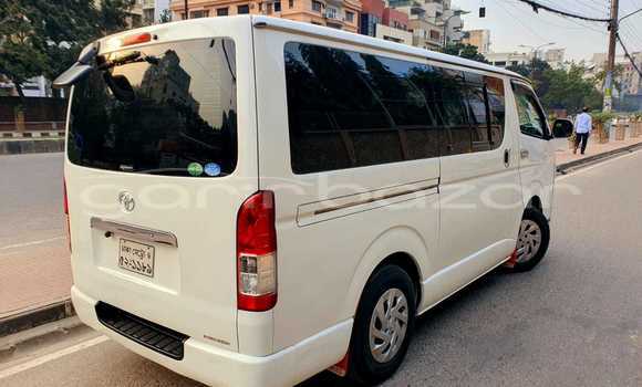 Buy Used 2011 Toyota Hiace gl in Dhaka, Dhaka Buy Used 2011 Toyota Hiace gl in Dhaka, Dhaka
