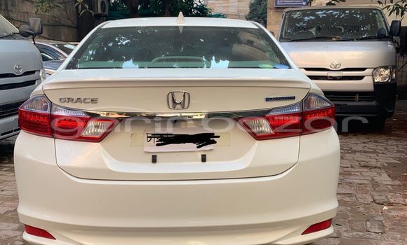 Buy Used 2017 Honda Grace in Dhaka, Dhaka Buy Used 2017 Honda Grace in Dhaka, Dhaka