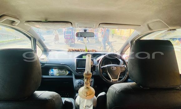 কেনা ব্যবহৃত Toyota Noah Silver গাড়ী মধ্যে মাদারীপুর মধ্যে Madaripur কেনা ব্যবহৃত Toyota Noah Silver গাড়ী মধ্যে মাদারীপুর মধ্যে Madaripur