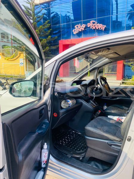 Big with watermark toyota noah madaripur madaripur 11075