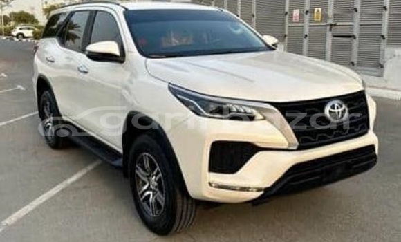 কিনুন ব্যবহৃত Toyota গাড়ী কিনুন ব্যবহৃত Toyota গাড়ী