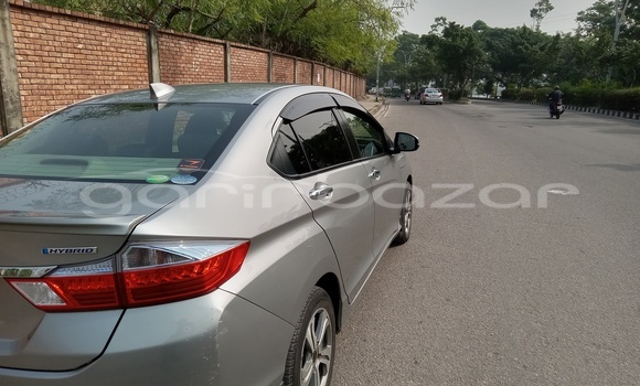 কেনা ব্যবহৃত Honda Grace Grey গাড়ী মধ্যে ঢাকা মধ্যে Dhaka কেনা ব্যবহৃত Honda Grace Grey গাড়ী মধ্যে ঢাকা মধ্যে Dhaka