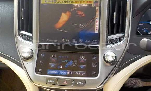 কেনা ব্যবহৃত Toyota Crown White গাড়ী মধ্যে ঢাকা মধ্যে Dhaka কেনা ব্যবহৃত Toyota Crown White গাড়ী মধ্যে ঢাকা মধ্যে Dhaka