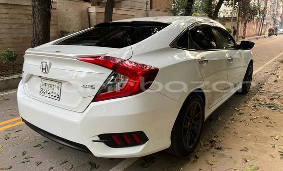 Buy Used 2018 Honda Civic in Dhaka, Dhaka Buy Used 2018 Honda Civic in Dhaka, Dhaka