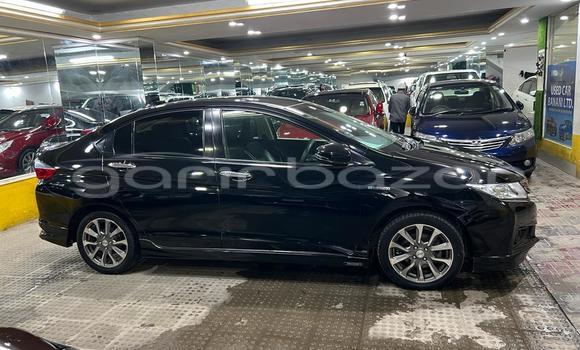 Buy Used 2014 Honda Grace in Dhaka, Dhaka Buy Used 2014 Honda Grace in Dhaka, Dhaka