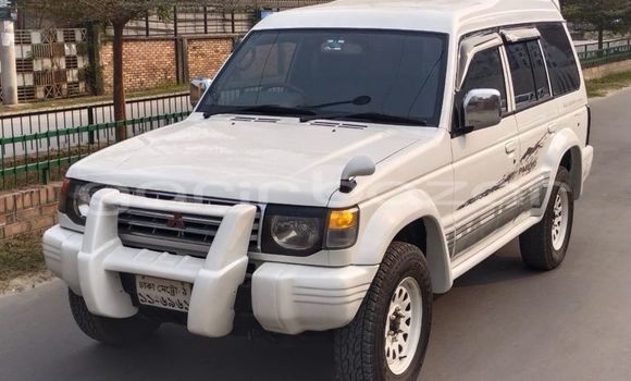 Buy Used 2007 Mitsubishi Proudia in Dhaka, Dhaka Buy Used 2007 Mitsubishi Proudia in Dhaka, Dhaka