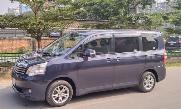 Buy Used 2012 Toyota Nadia in Dhaka, Dhaka Buy Used 2012 Toyota Nadia in Dhaka, Dhaka