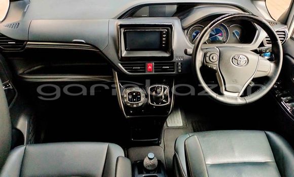 Buy Used 2021 Toyota Esquire in Bandarban, Bandarban Buy Used 2021 Toyota Esquire in Bandarban, Bandarban