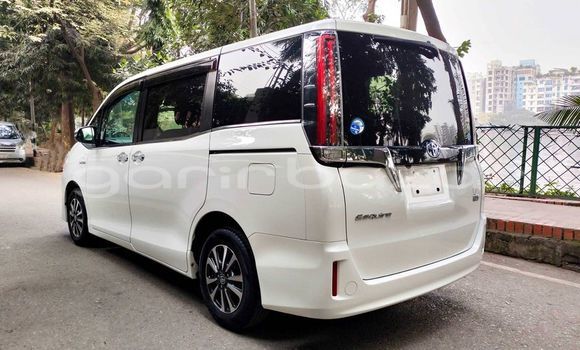 Buy Used 2021 Toyota Esquire in Bandarban, Bandarban Buy Used 2021 Toyota Esquire in Bandarban, Bandarban