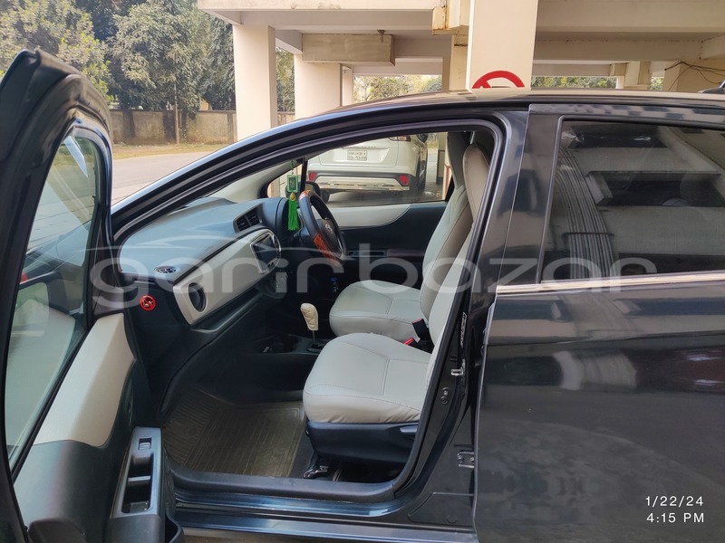 Big with watermark toyota vitz dhaka dhaka 11484