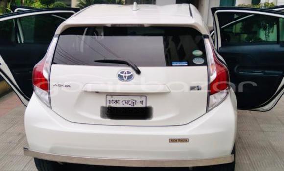 কেনা ব্যবহৃত Toyota Aqua Pearl গাড়ী মধ্যে ঢাকা মধ্যে Dhaka কেনা ব্যবহৃত Toyota Aqua Pearl গাড়ী মধ্যে ঢাকা মধ্যে Dhaka