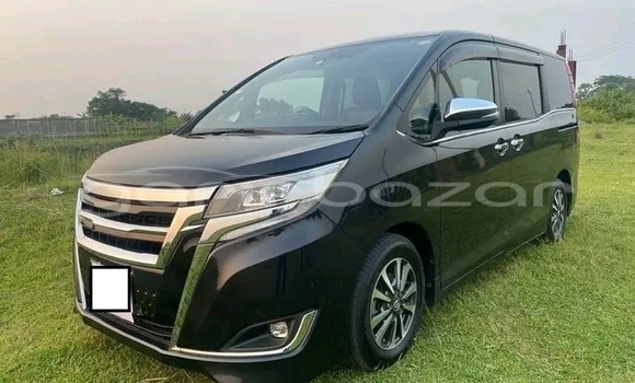 Buy Used Toyota Esquire in Bandarban, Bandarban Buy Used Toyota Esquire in Bandarban, Bandarban